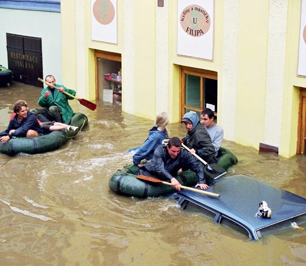 Povodeň dne 13. srpna 2002 v Panské ulici.