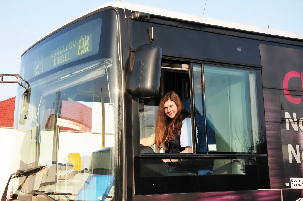 Řidička autobusu Pavlína Hulíková.