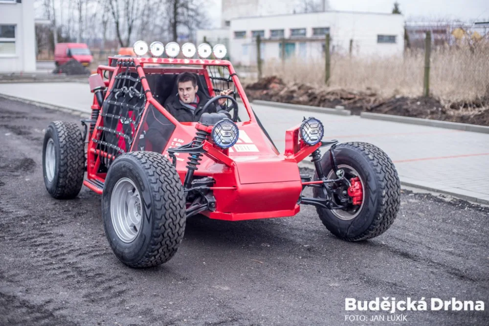 Terénní bugina studentů VŠTE