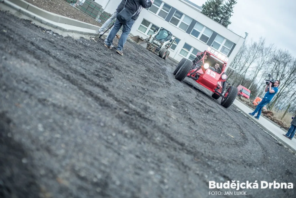 Terénní bugina studentů VŠTE