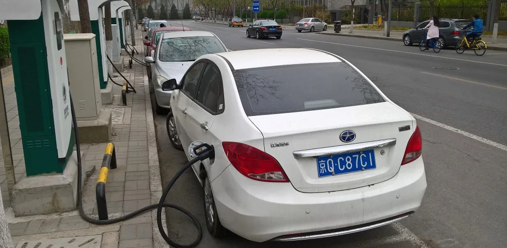 Elektro-stojany na dobíjení aut .