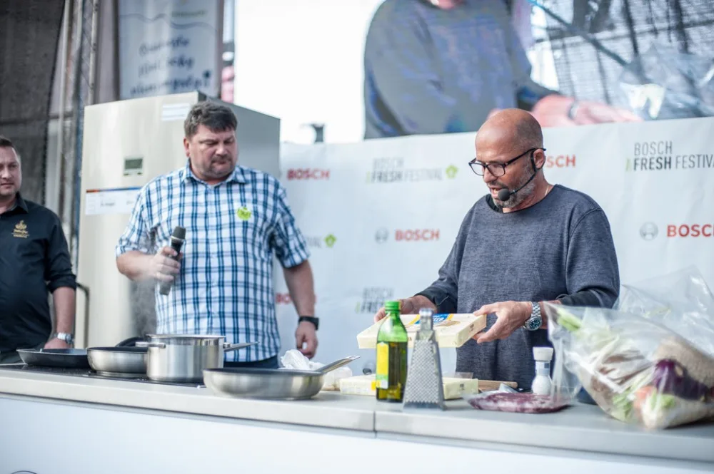 Zdeněk Pohlreich vařil v Budějcích při Bosch Fresh Festivalu.