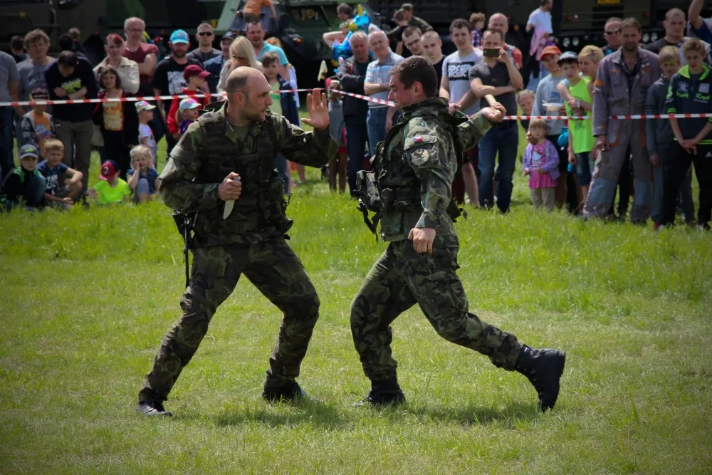 Den s 25. protiletadlovým raketovým plukem.