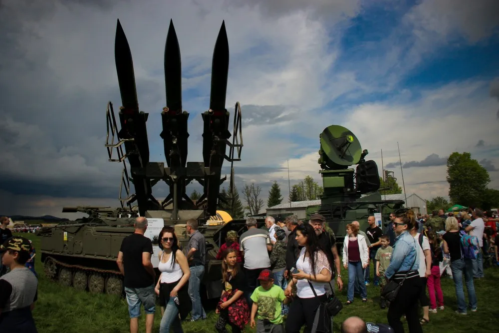 Den s 25. protiletadlovým raketovým plukem.