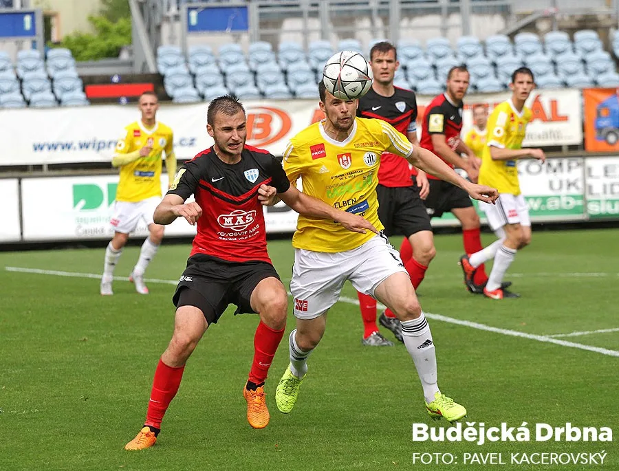 Souboj Ondřeje Šourka (vpravo) a Petra Zavadila