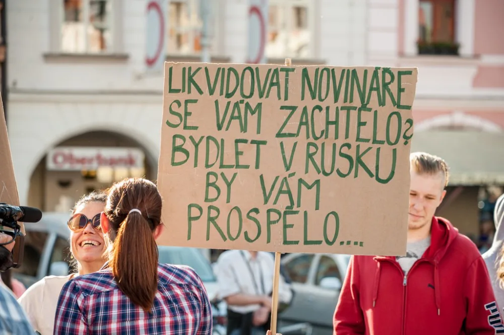Českobudějovická protestní akce Je to na nás. Proč? Proto!