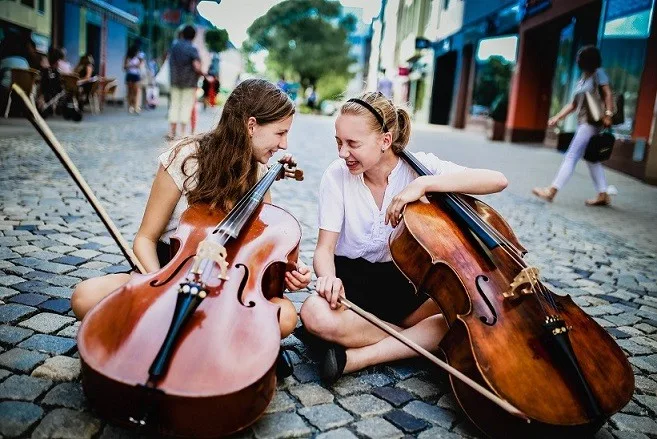 Malí velcí filharmonici.