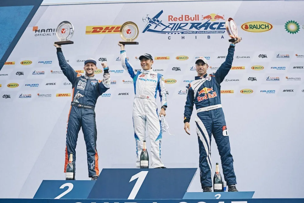 Zleva Petr Kopfstein, Jošihide Muroja a Martin Šonka.
