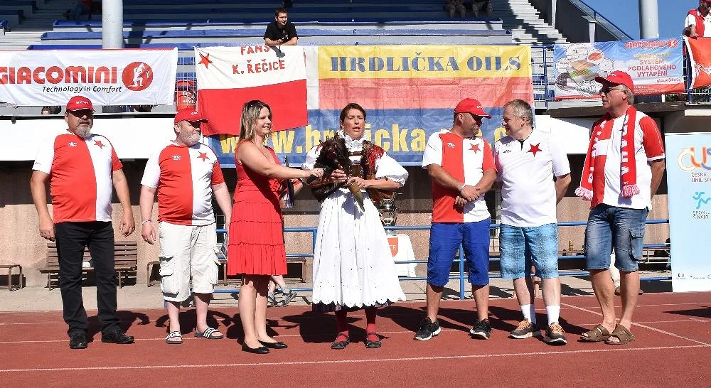 Celostátní setkání fanklubů SK Slavia Praha, které se uskutečnilo ve Strakonicích.