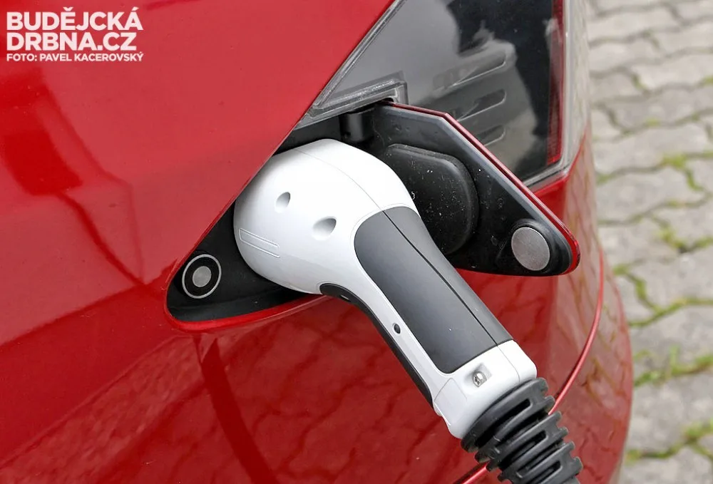Jihočeská centrála cestovního ruchu spolupracuje se svými rakouskými partnery na přípravě přeshraniční sítě dobíjecích stanic pro elektromobily.