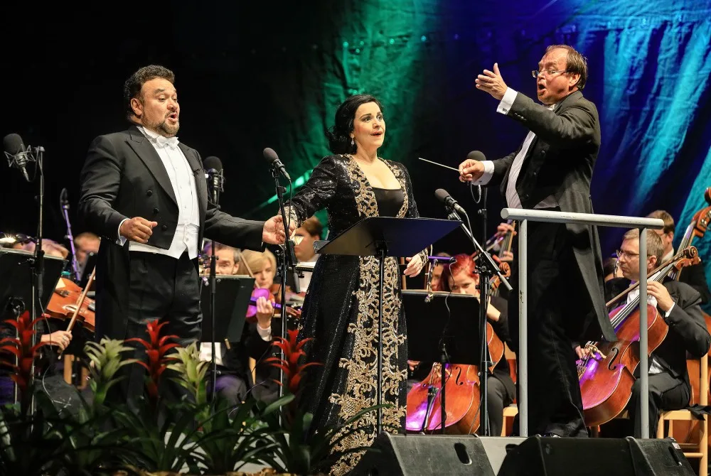 Zahajovací galakoncert.