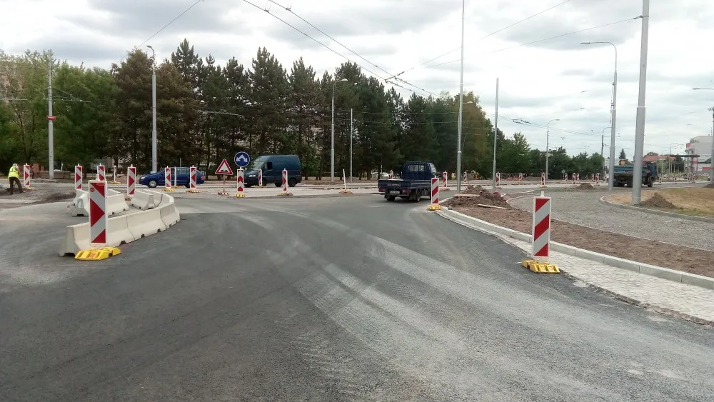 Křižovatka českobudějovických ulic Husova a Strakonická.
