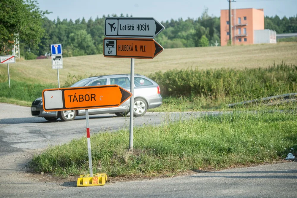 Uzavírka silnice I/3