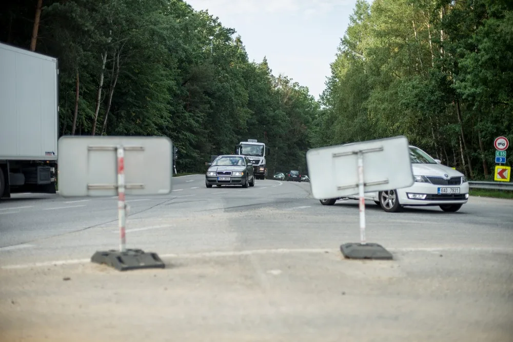 Uzavírka silnice I/3