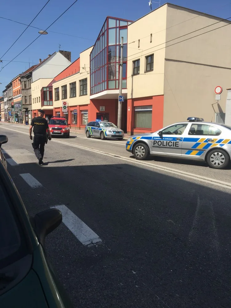 Dopravu na místě řídili policisté