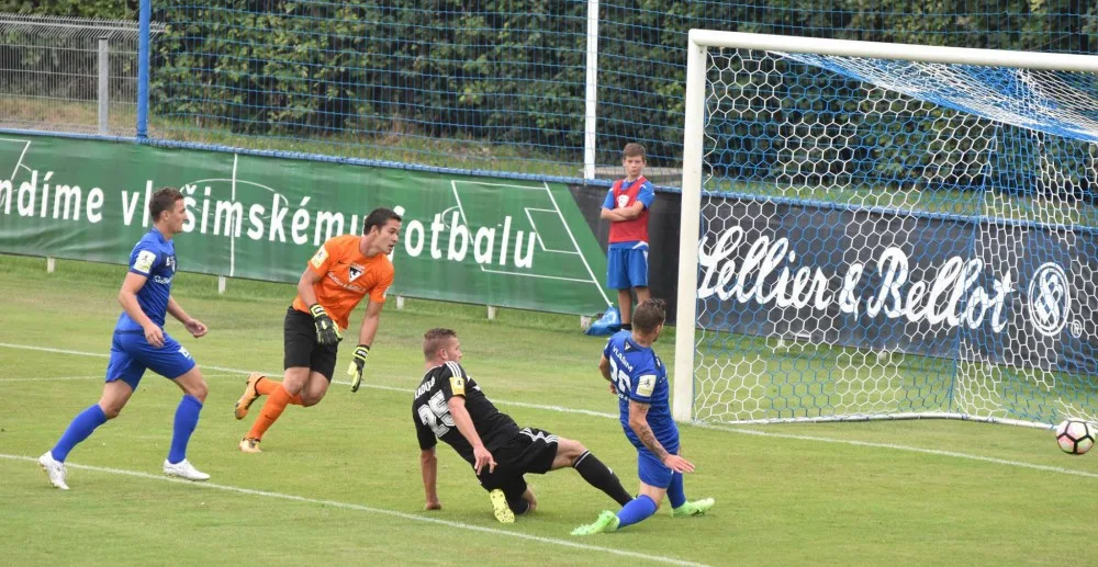Kadula tímto zákrokem otevírá skóre zápasu. Foto: Facebook SK Dynamo