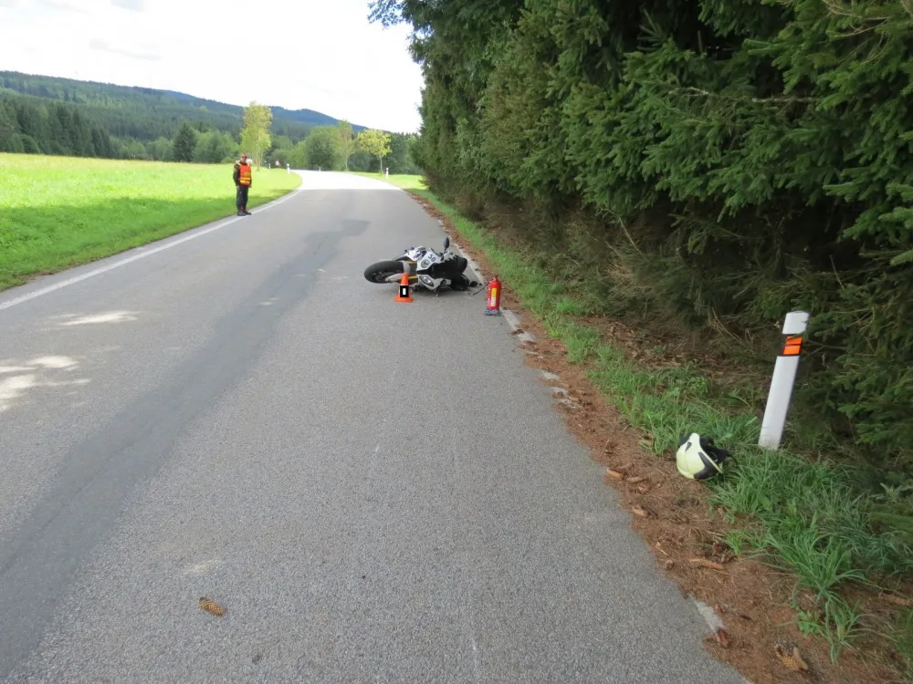 Nehoda motorkáře u Přední Výtoně.
