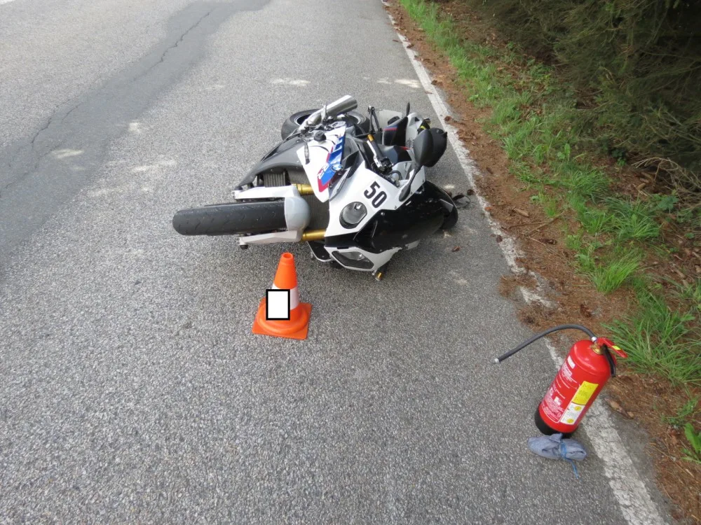 Nehoda motorkáře u Přední Výtoně.