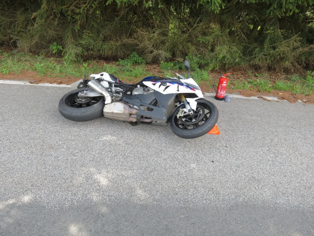 Nehoda motorkáře u Přední Výtoně.