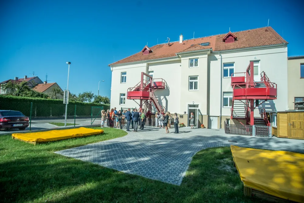 Šedesát míst nabízí nová českobudějovická školka Adolfa Trägera v Kněžských Dvorech.