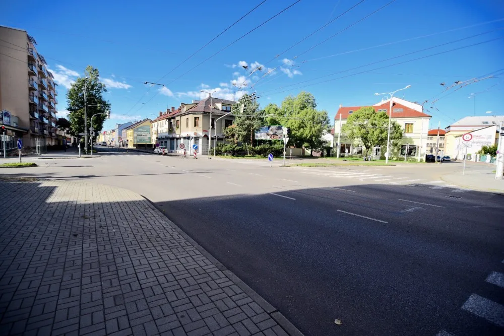 Uzavírka části Lidické třídy se dotkne i provozu v křižovatce ulic Lidická a L. M. Pařízka (na snímku). Tam bude upraven plán světelného signalizačního zařízení.