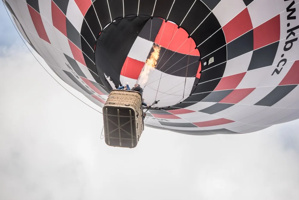 Nad Lipnem létají balony.