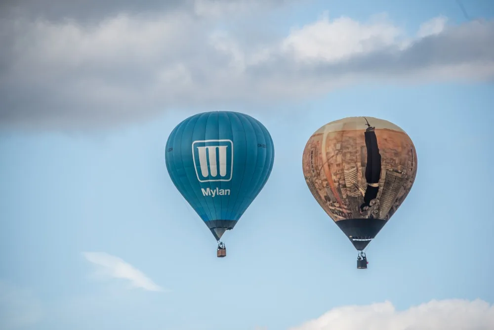 Nad Lipnem létají balony.