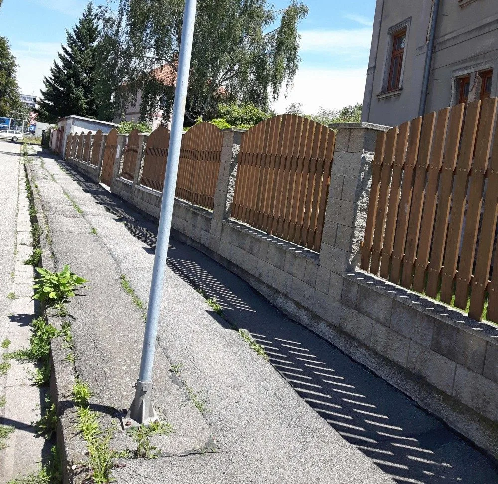 Českobudějovická ulice U Jeslí se dočká opravy.
