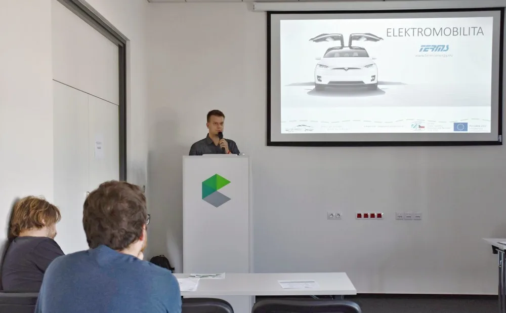 Rozvoj elektromobility mezi Jihočeským krajem a východem Bavorska. To bylo hlavním tématem workshopu, který uskutečnil v Písku.