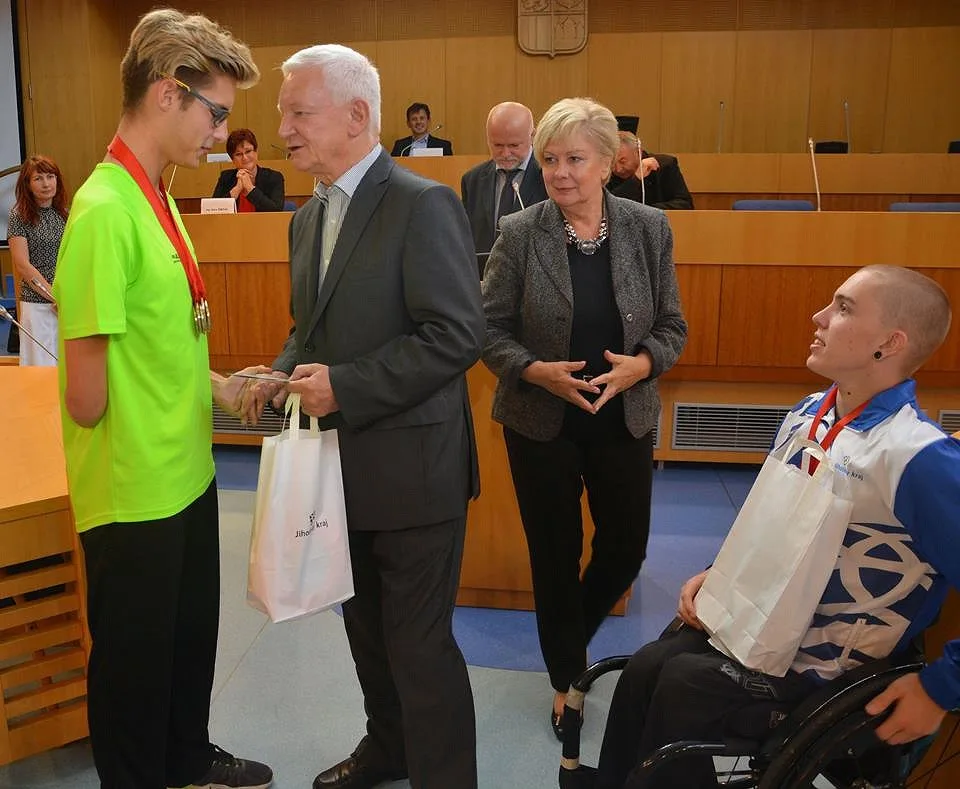 Jihočeská hejtmanka Ivana Stráská přijala mladé úspěšné olympioniky a poděkovala jim za skvělou reprezentaci kraje.