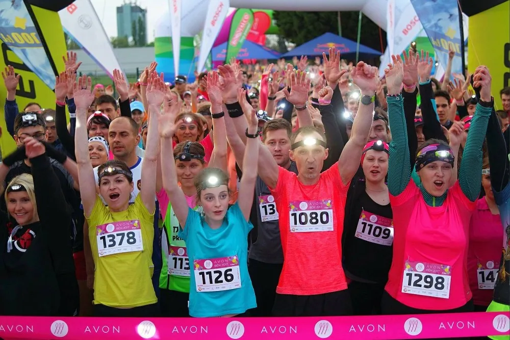 NN Night Run a Avon Běh.