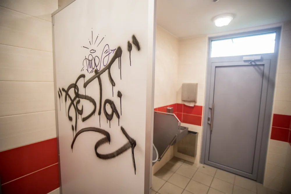 Veřejné toalety ve Stromovce.