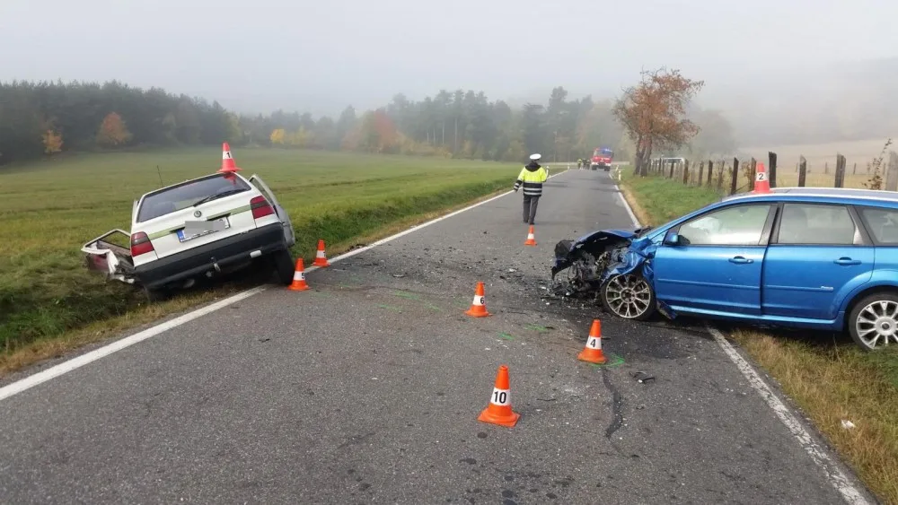 Při tragické nehodě na silnici  mezi Litochovicemi a Volyní zemřel sedmdesátiletý řidič osobního auta.
