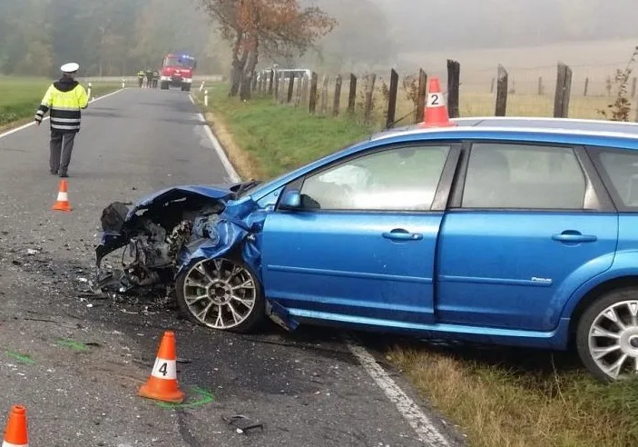 Při tragické nehodě na silnici  mezi Litochovicemi a Volyní zemřel sedmdesátiletý řidič osobního auta.