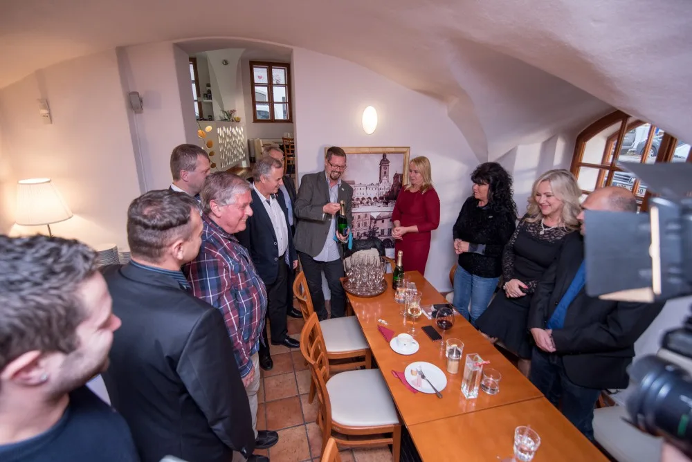Jihočeské hnutí ANO slaví vítězství ve sněmovních volbách.