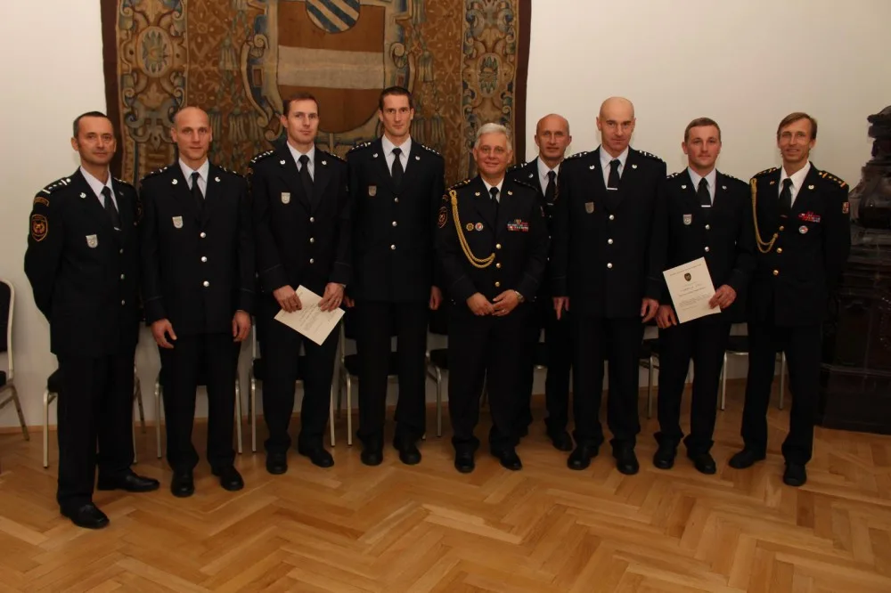 Slavnostní předání medailí Hasičského záchranného sboru České republiky a Hasičského záchranného sboru Jihočeského kraje, složení služebního slibu a poděkování reprezentantům v TFA.