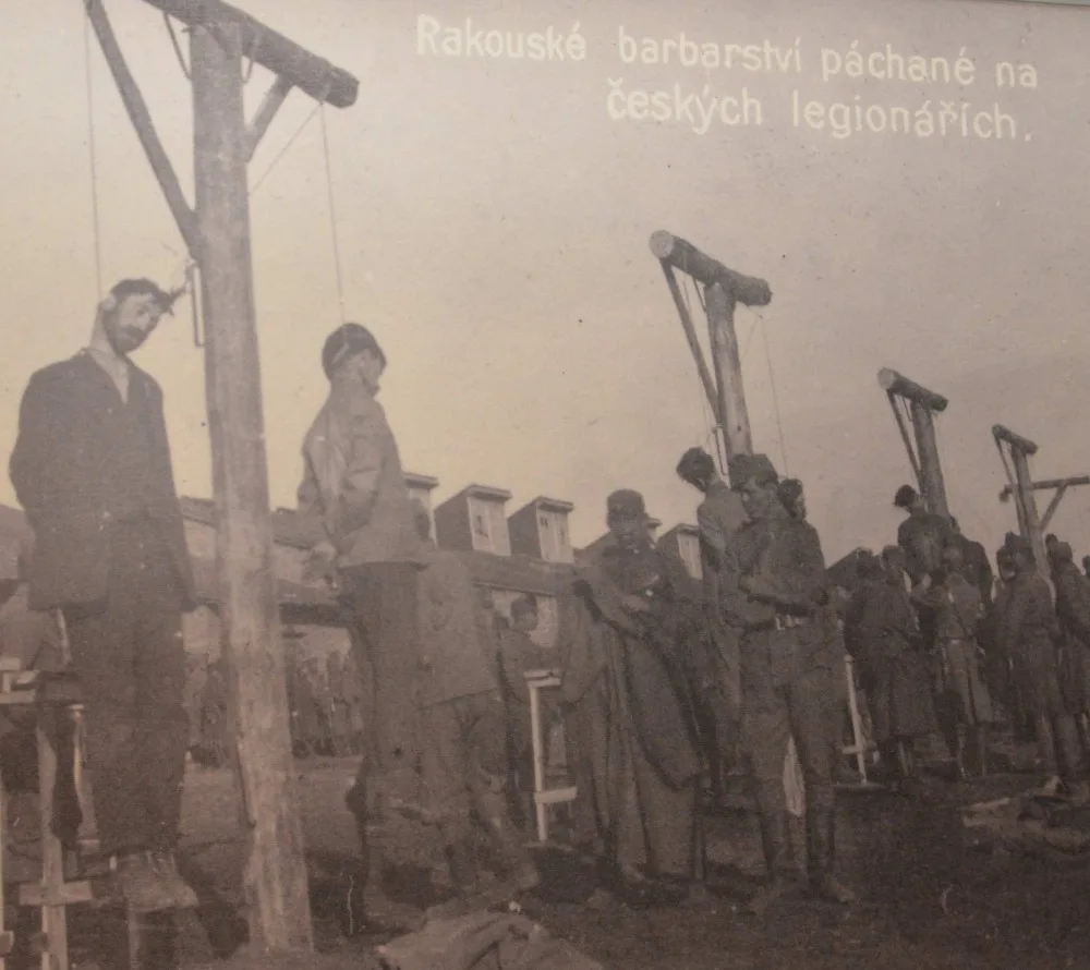 Výstava mapuje období zhruba od roku 1912 po vznik samostatného Československa v roce 1918