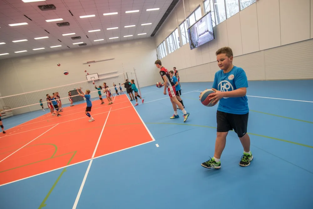 Základní škola Oskara Nedbala má od pondělí 13. listopadu nejmodernější tělocvičnu v Českých Budějovicích.