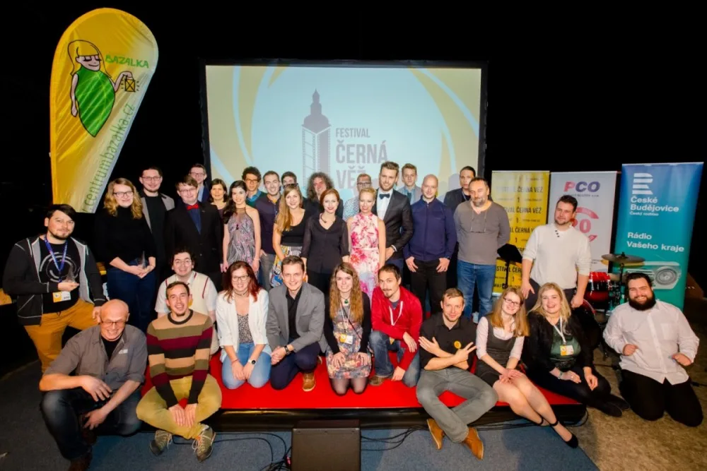 Na sedmý ročník Filmového Festivalu Černá věž, který se konal od čtvrtka 23. listopadu do soboty 25. listopadu, přišlo přes tři sta lidí