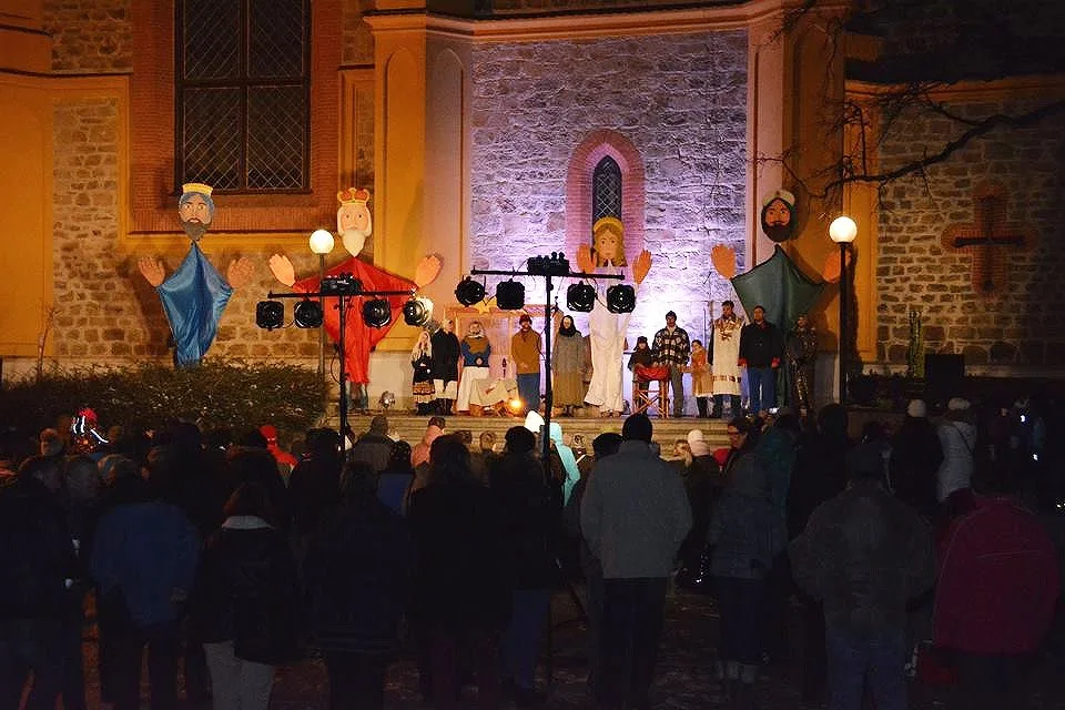 Advent v Hluboké nad Vlatavou bude letos andělský. Chybět nebude ale ani tradiční živý betlém.