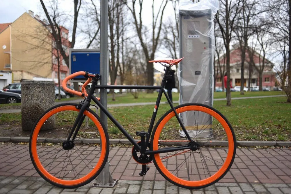 Nové parkovací automaty už dorazily i na Palackého náměstí v Českých Budějovicích.