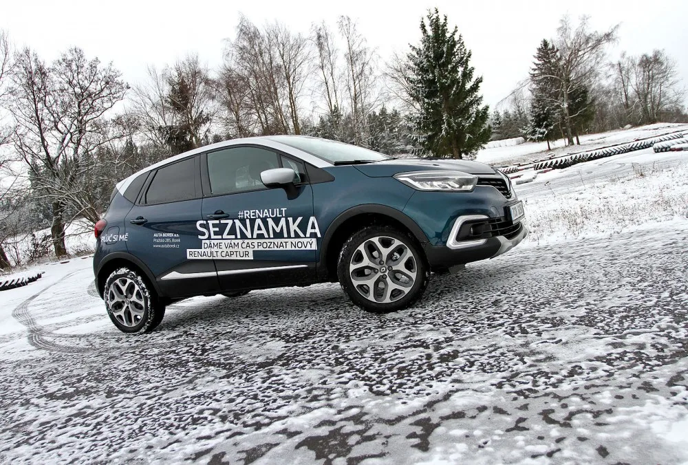 Fešák (nejen) pro dámy. Nový Captur zaujme vzhledem i jízdními vlastnostmi