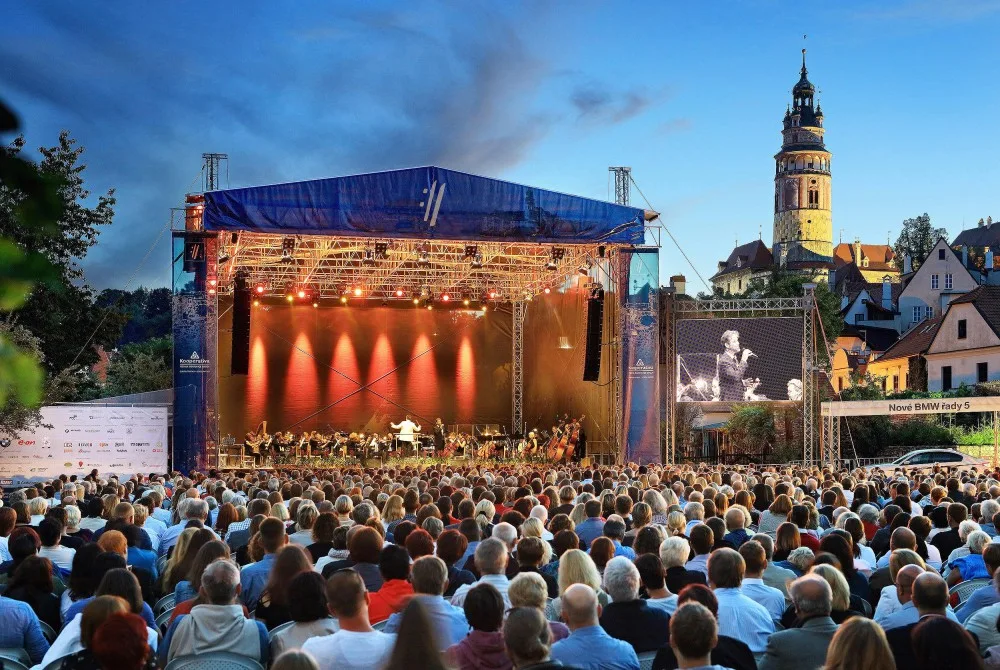 Mezinárodní hudební festival Český Krumlov mezi 20. červencem a 11. srpnem nabídne celkem dvaadvacet hudebních produkcí různých žánrů.