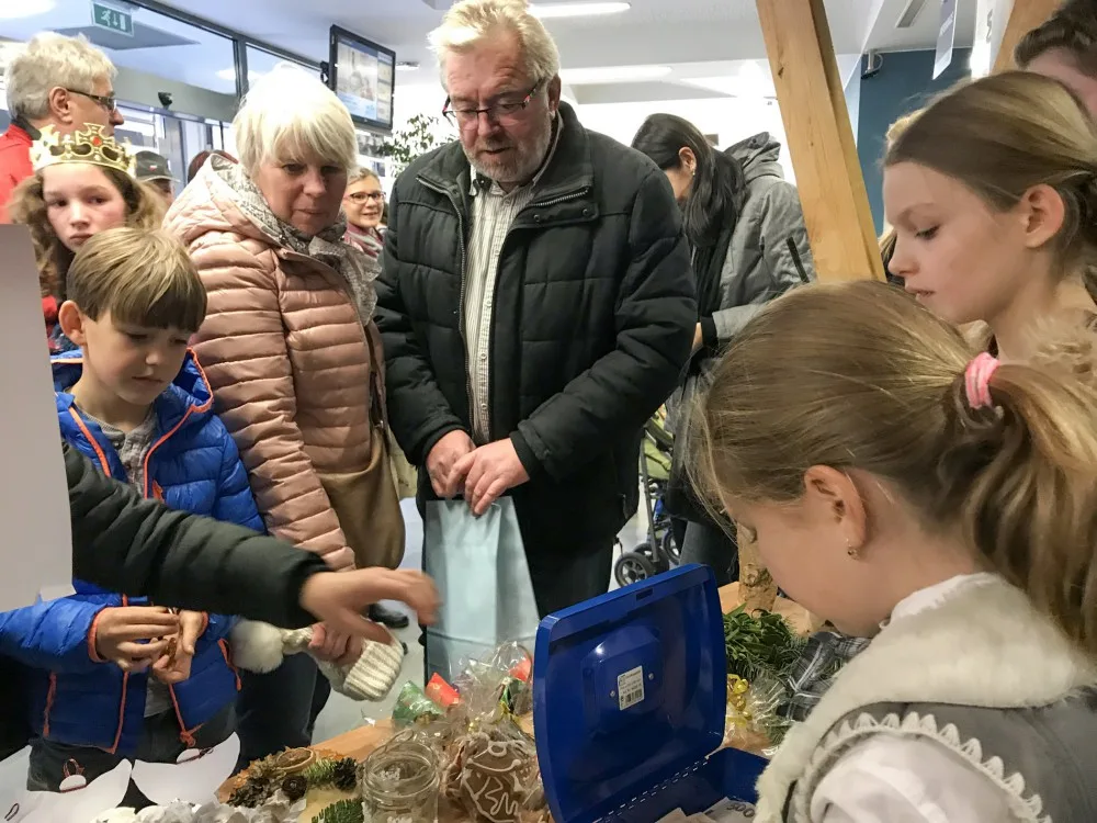 Písečtí školáci pokořili dosavadní rekord dětských jarmarků, když si vydělali celkem 27 936 korun.