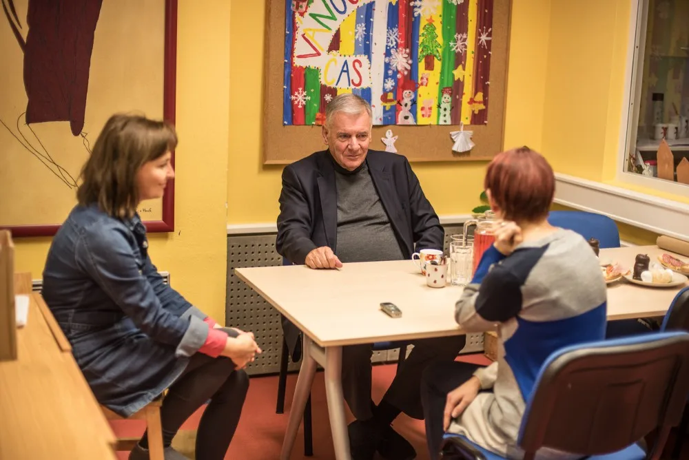 Vratislav Kulhánek v montessori škole Viva Bambini v Českých Budějovicích