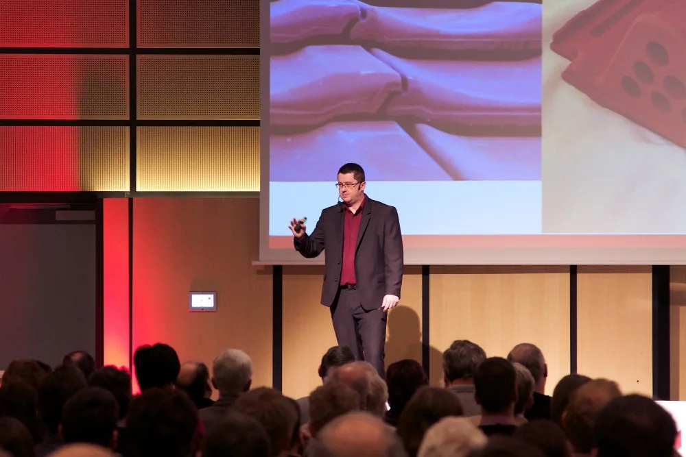 Už po osmé přichází společnosti Wienerberger a Tondach s konferencí pro stavební profesionály. Při odborném semináři Wienerberger fórum 2018 se projektanti, architekti a stavitelé dozví praktické informací a novinky z oblasti stavebnictví.