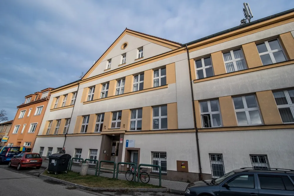 Do dvou let by mělo u stávající budovy ZSF JU v Českých Budějovicích vyrůst Simulační centrum pro zdravotnické obory. Studenti se tu budou učit v místnostech co nejvíce podobných reálnému prostředí.