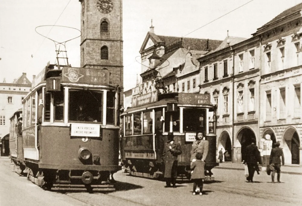 Tramvaj na náměstí Přemysla Otakara II.