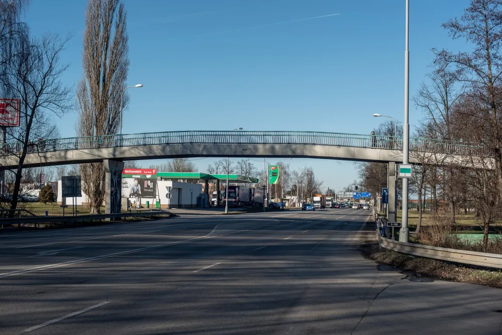 Na Dlouhé louce v Českých Budějovicích město zřídí dvě nové zastávky městské hromadné dopravy. Předpokládaná cena je zhruba čtyři miliony 700 tisíc korun.