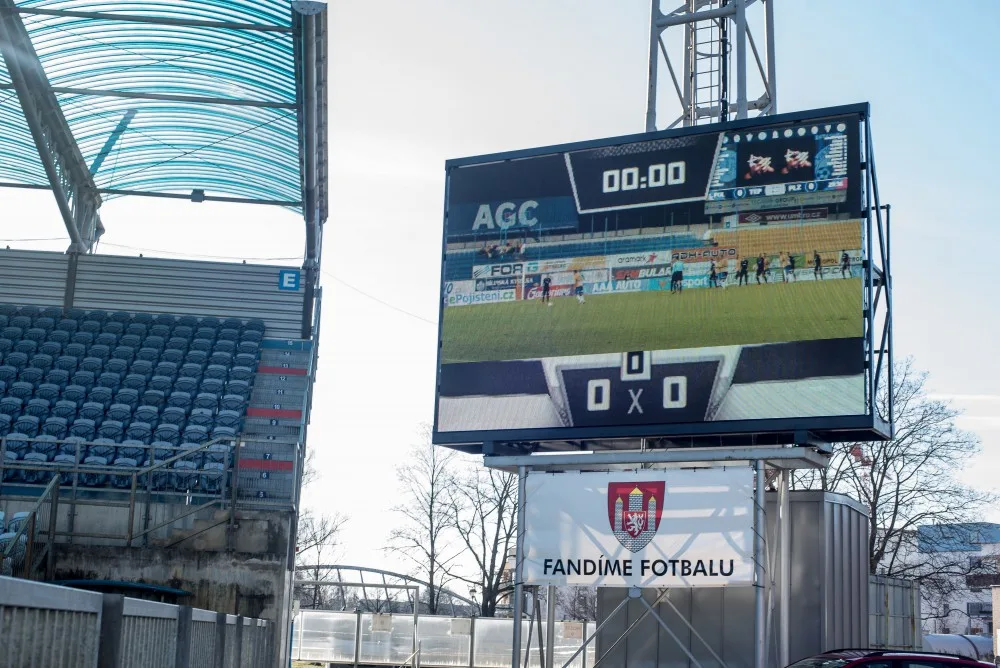 Nová LED obrazovka na fotbalovém stadionu na Střeleckém ostrově v Českých Budějovicích.